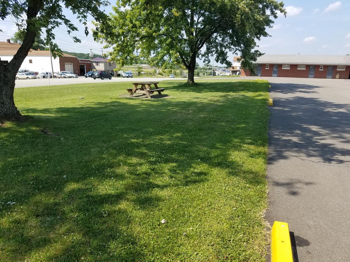Melody Motor Lodge Connellsville Zewnętrze zdjęcie